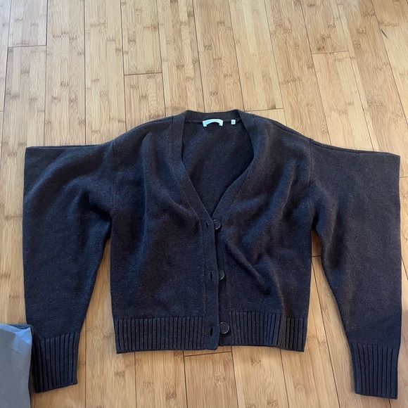 Sweater - Picture 1 of 4